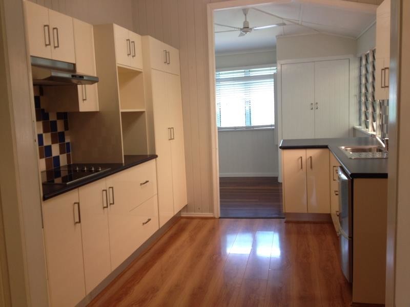 6 Kellow Street, The Range QLD 4700